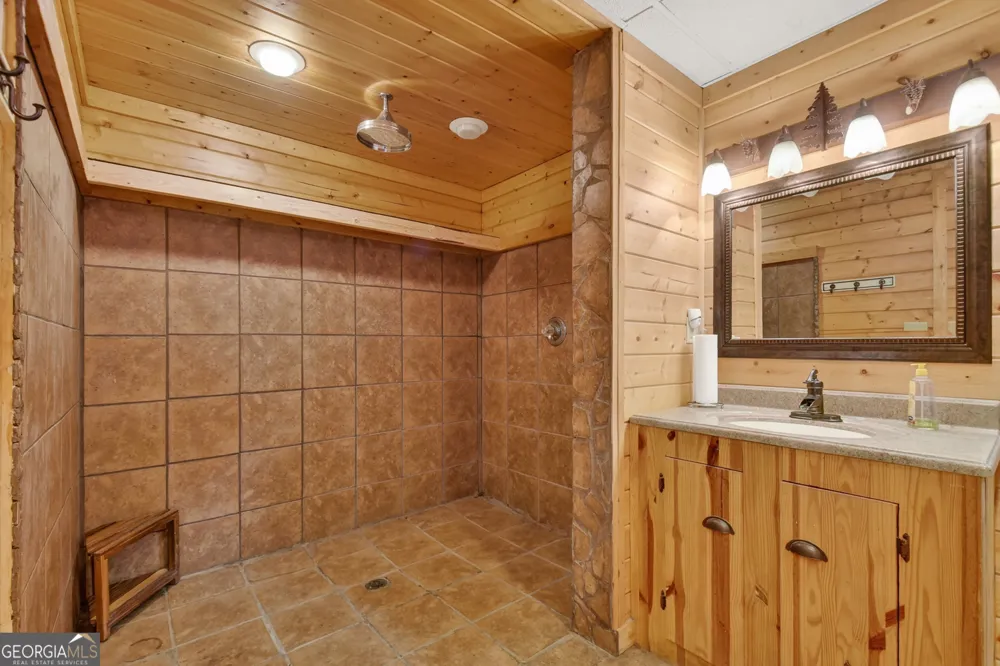 144 Emerald Cove DR Ellijay, GA 30540