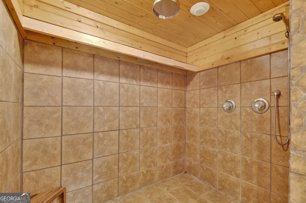 144 Emerald Cove DR Ellijay, GA 30540