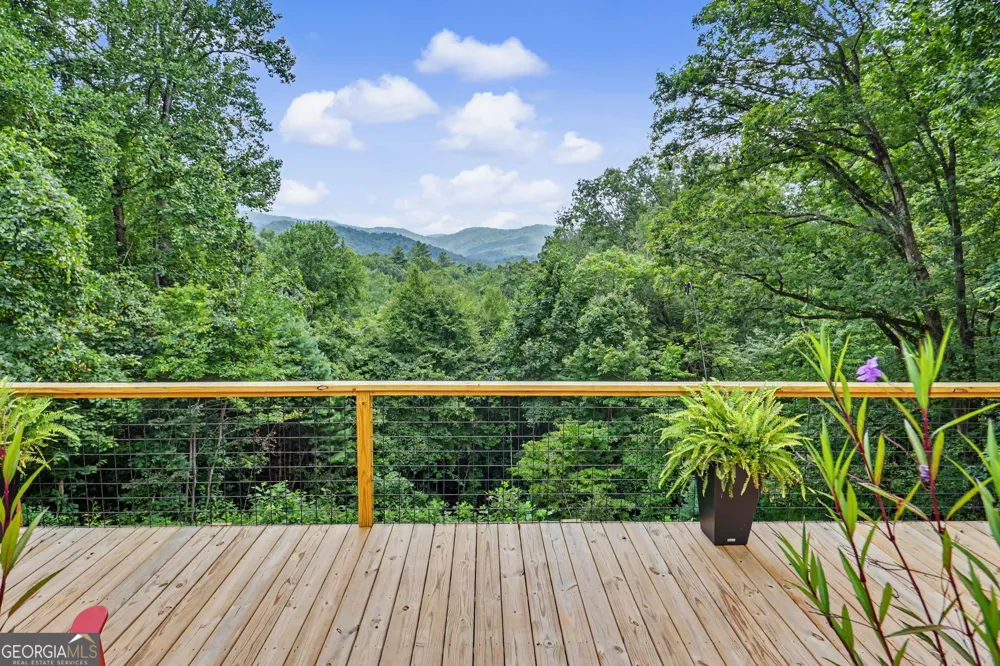 557 Fox Trot RD Clayton, GA 30525