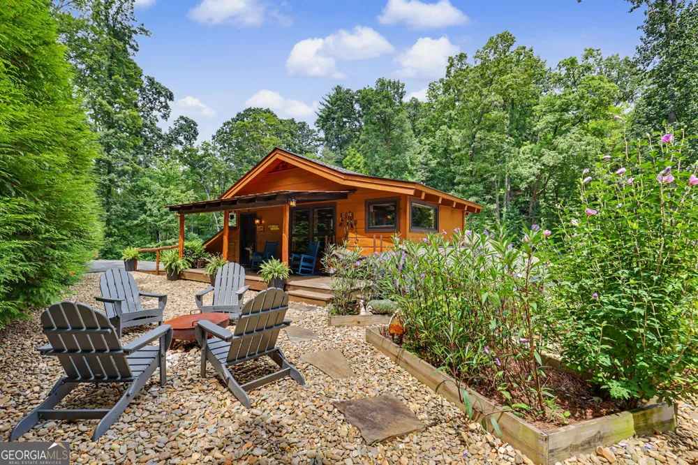 557 Fox Trot RD Clayton, GA 30525