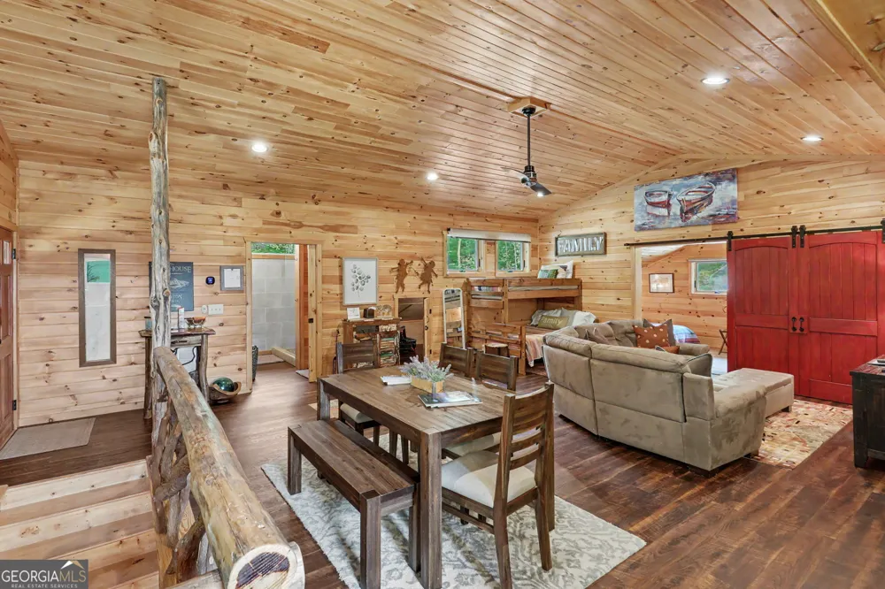 557 Fox Trot RD Clayton, GA 30525