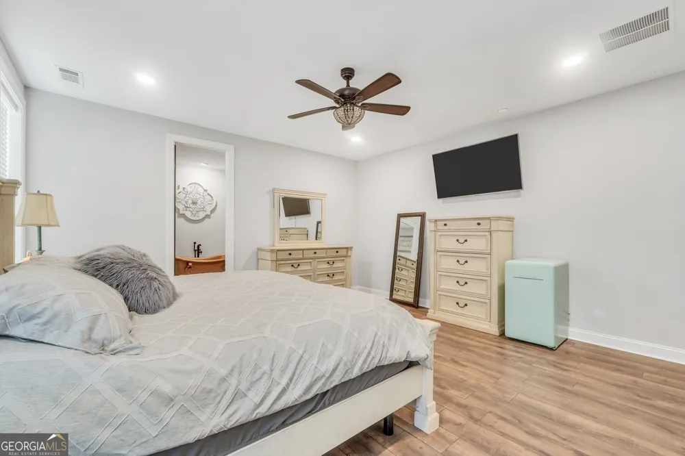 1384 Hopewell RD Forsyth, GA 31029