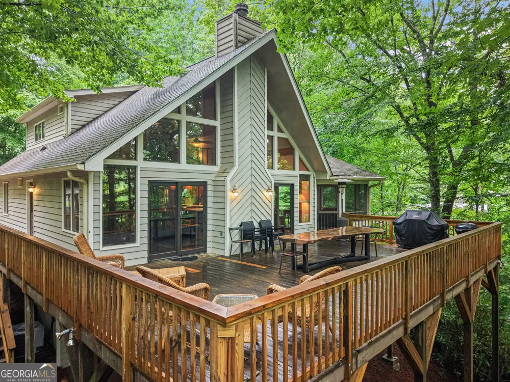 83 Hilltop CIR Clarkesville, GA 30523