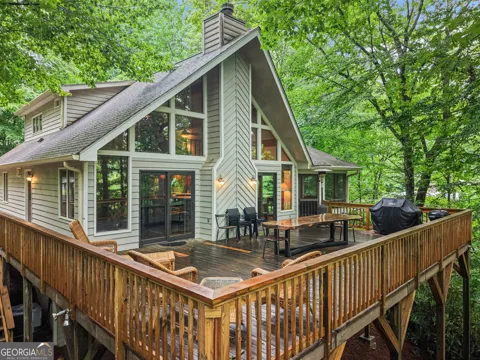83 Hilltop CIR
