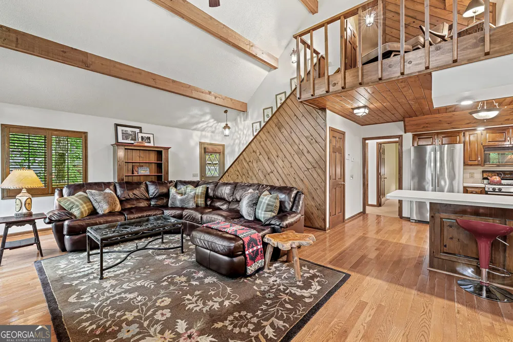 83 Hilltop CIR Clarkesville, GA 30523