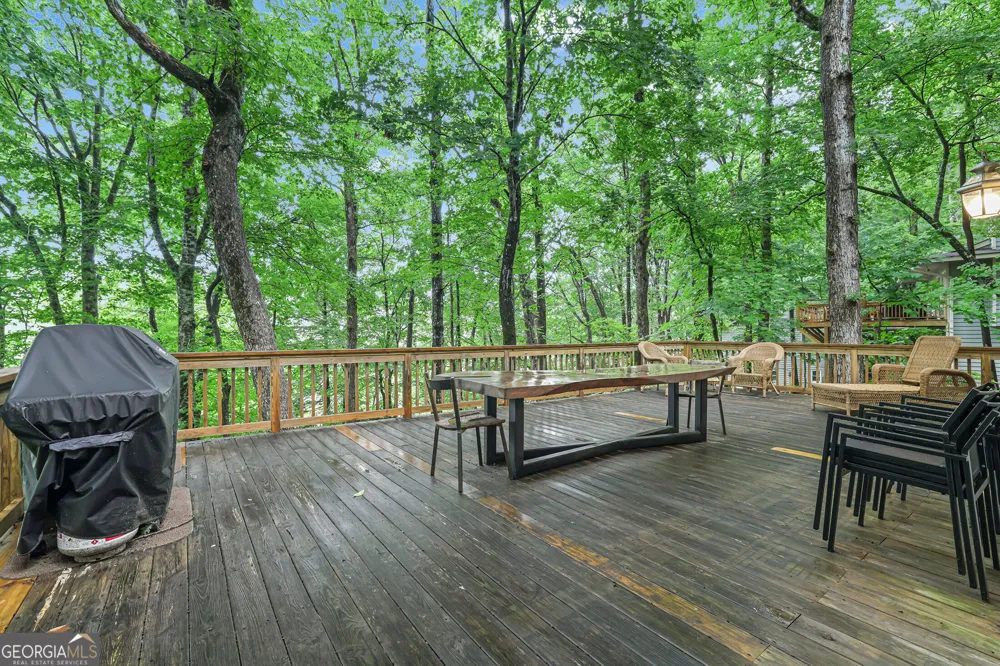 83 Hilltop CIR Clarkesville, GA 30523
