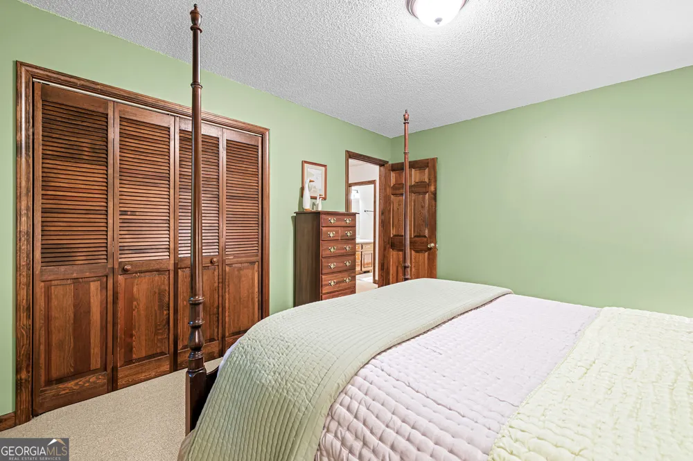 83 Hilltop CIR Clarkesville, GA 30523