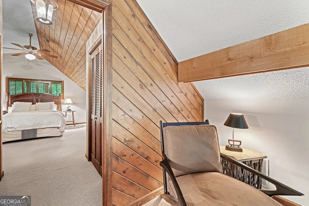 83 Hilltop CIR Clarkesville, GA 30523