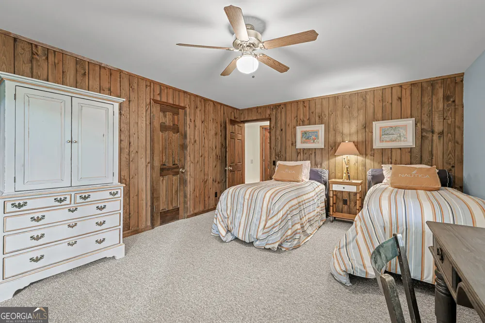83 Hilltop CIR Clarkesville, GA 30523