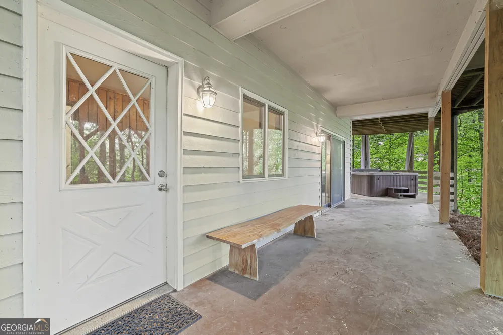 83 Hilltop CIR Clarkesville, GA 30523