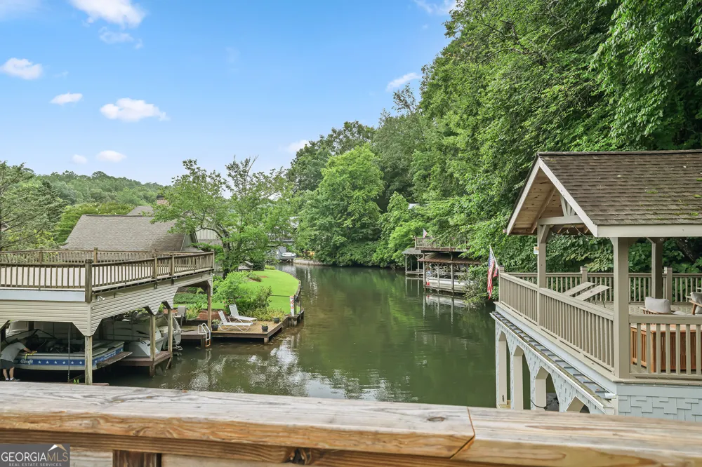 83 Hilltop CIR Clarkesville, GA 30523
