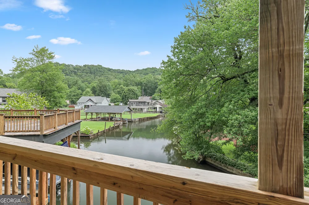 83 Hilltop CIR Clarkesville, GA 30523