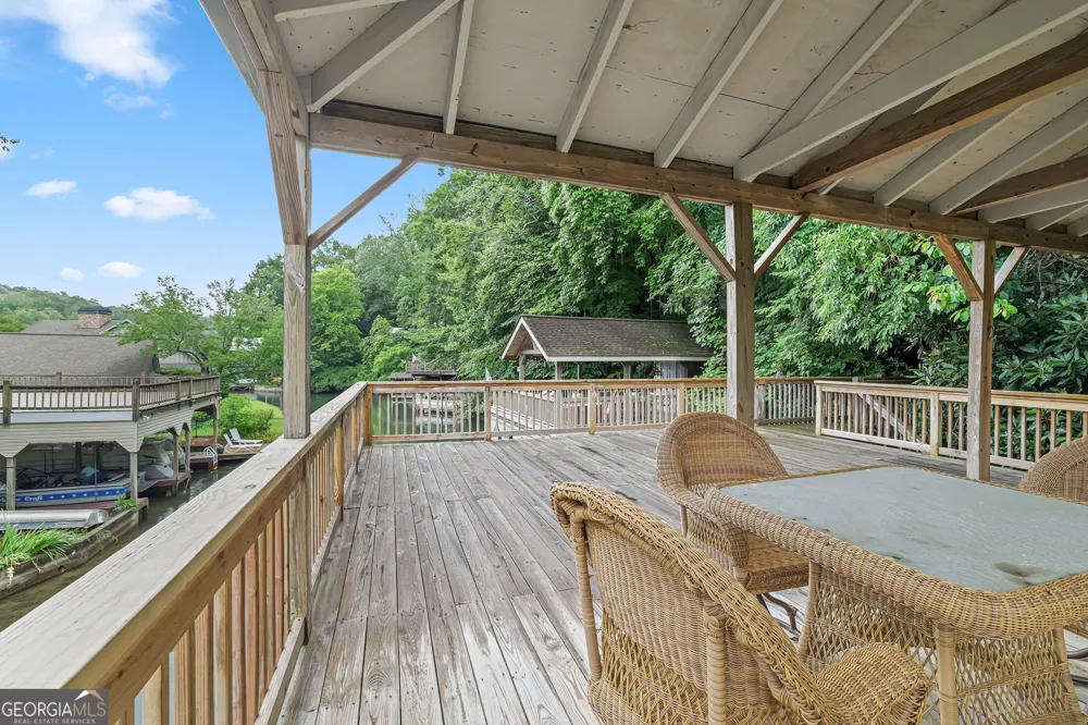 83 Hilltop CIR Clarkesville, GA 30523