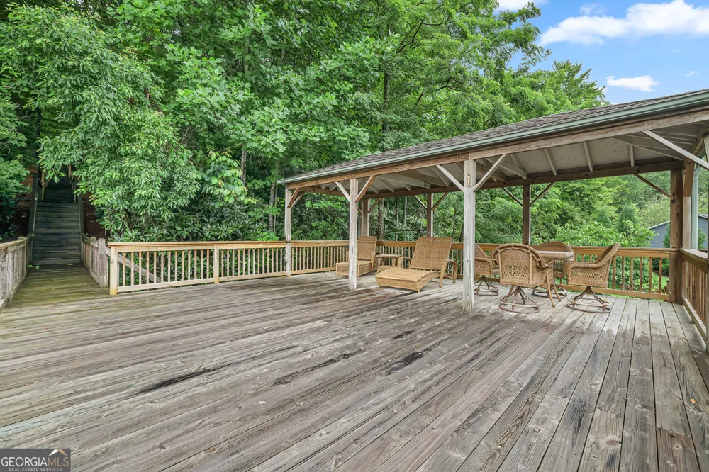 83 Hilltop CIR Clarkesville, GA 30523