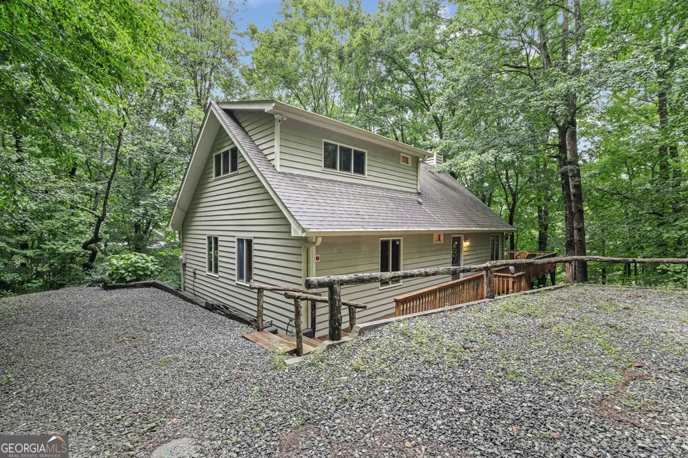 83 Hilltop CIR Clarkesville, GA 30523