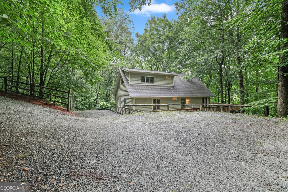 83 Hilltop CIR Clarkesville, GA 30523
