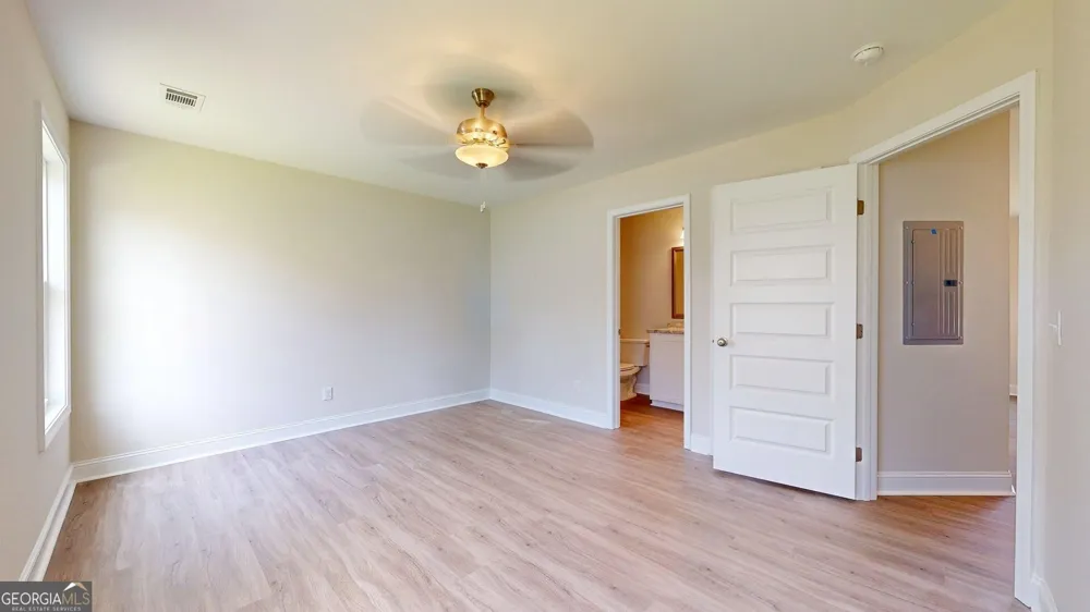 2 N Roundtree ST Statesboro, GA 30458