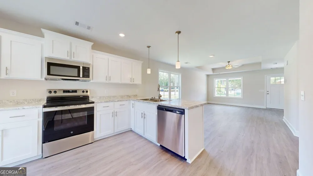 2 N Roundtree ST Statesboro, GA 30458