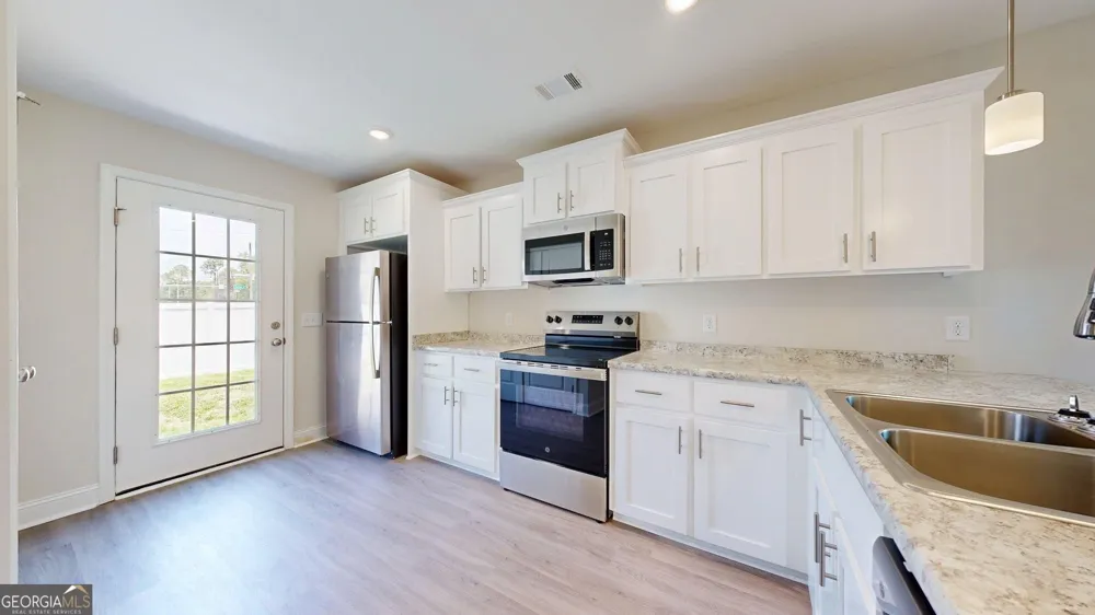 2 N Roundtree ST Statesboro, GA 30458