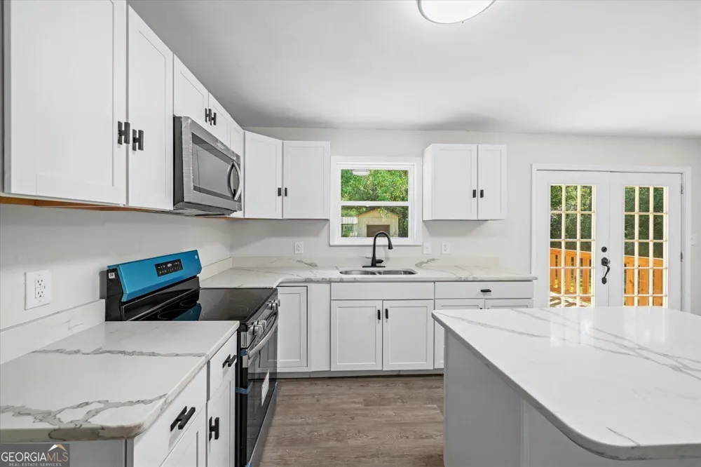 2005 Watergate LN Tunnel Hill, GA 30755