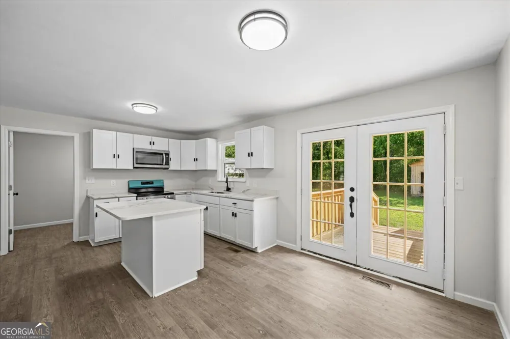 2005 Watergate LN Tunnel Hill, GA 30755