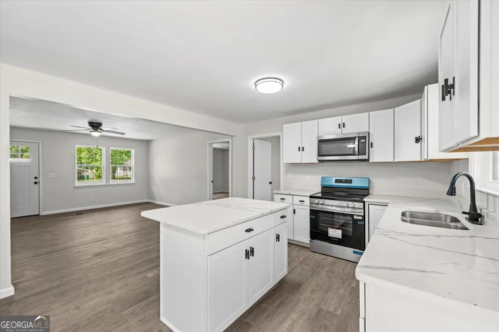 2005 Watergate LN Tunnel Hill, GA 30755