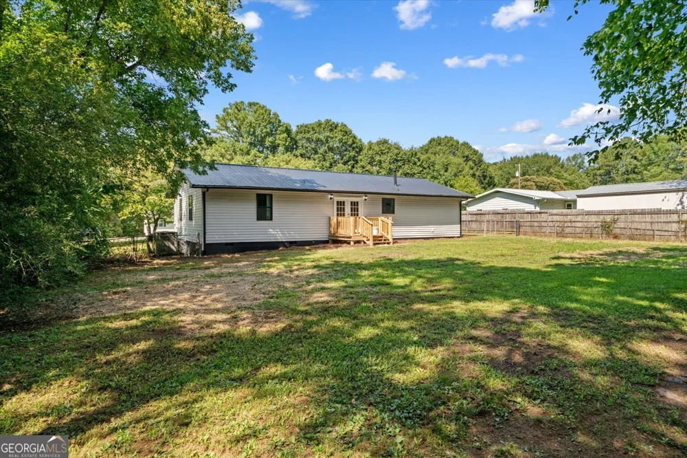 2005 Watergate LN Tunnel Hill, GA 30755