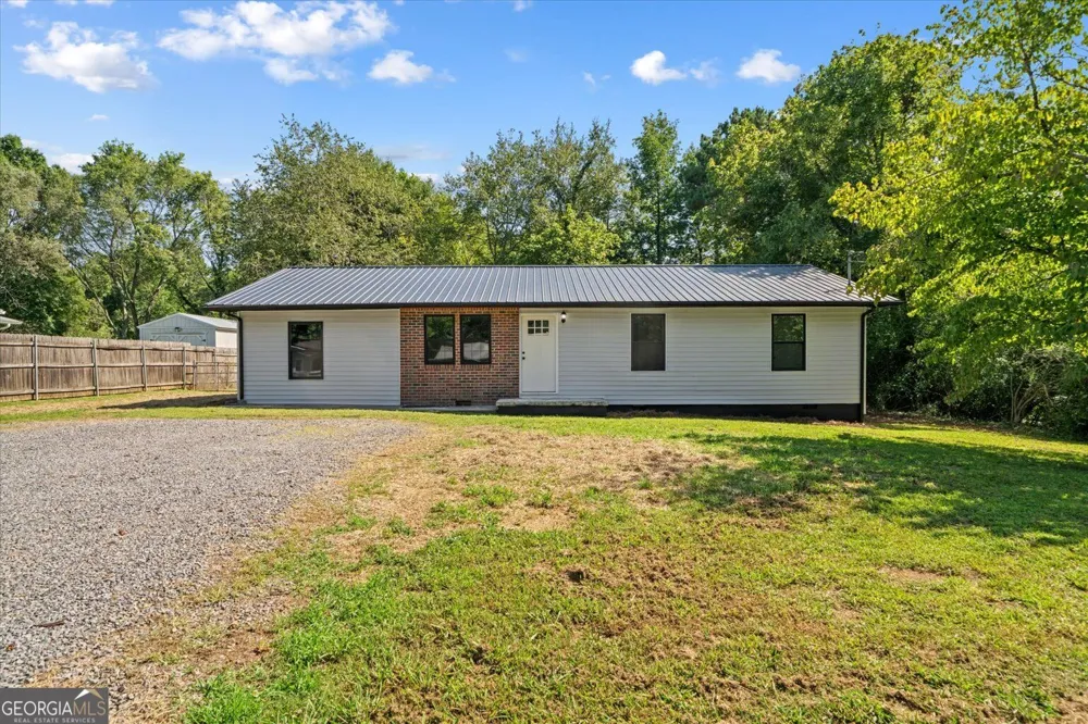 2005 Watergate LN Tunnel Hill, GA 30755