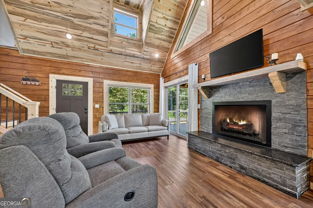 196 N Jakes Landing WAY Ellijay, GA 30540