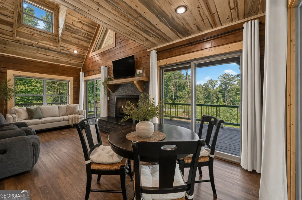 196 N Jakes Landing WAY Ellijay, GA 30540