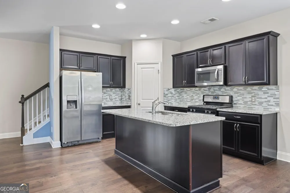 4114 Elsdon DR Austell, GA 30106