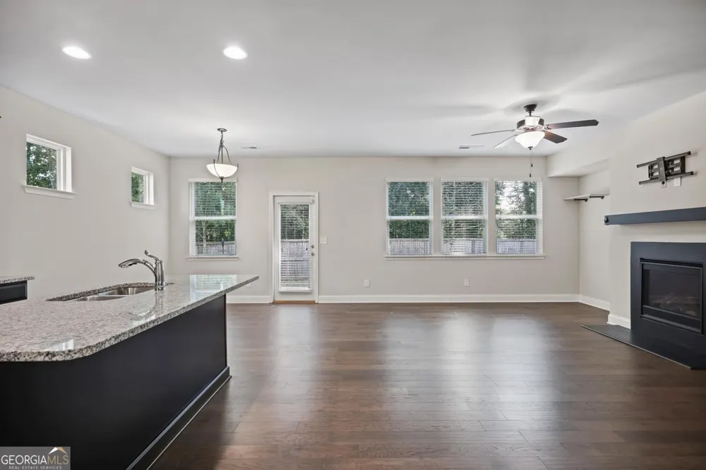 4114 Elsdon DR Austell, GA 30106