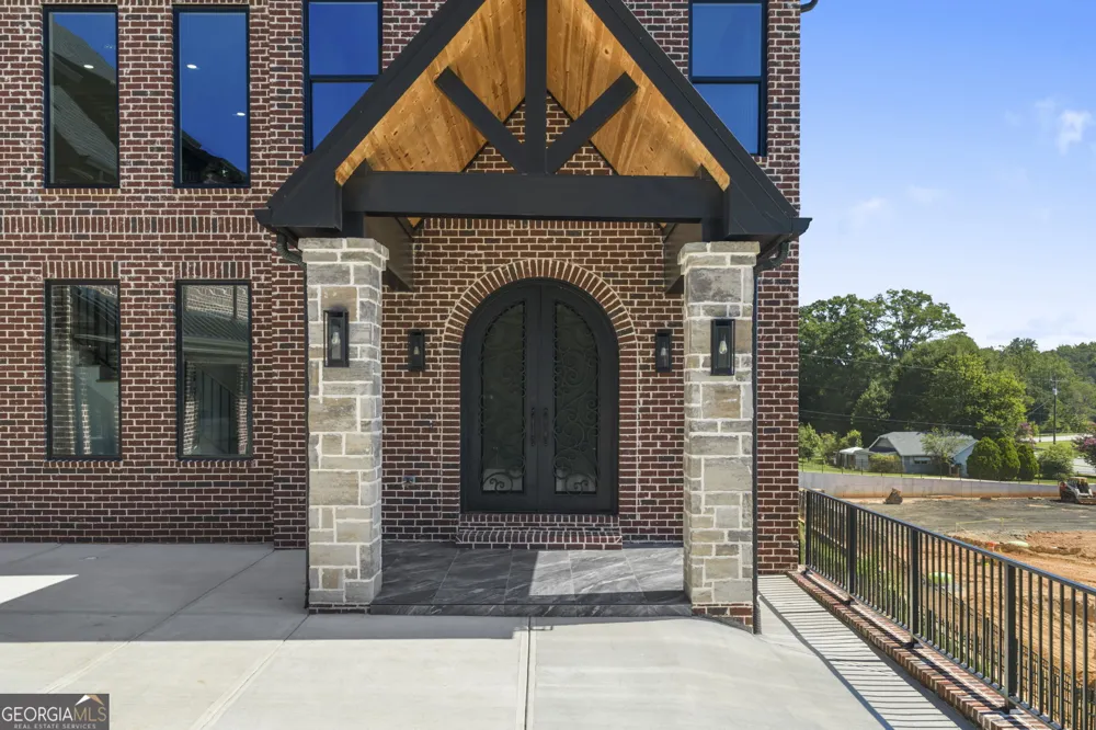 403 Thunder RD Buford, GA 30518