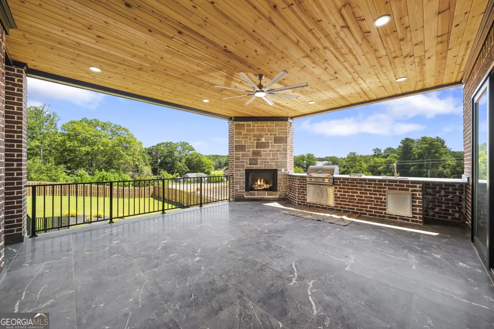 403 Thunder RD Buford, GA 30518