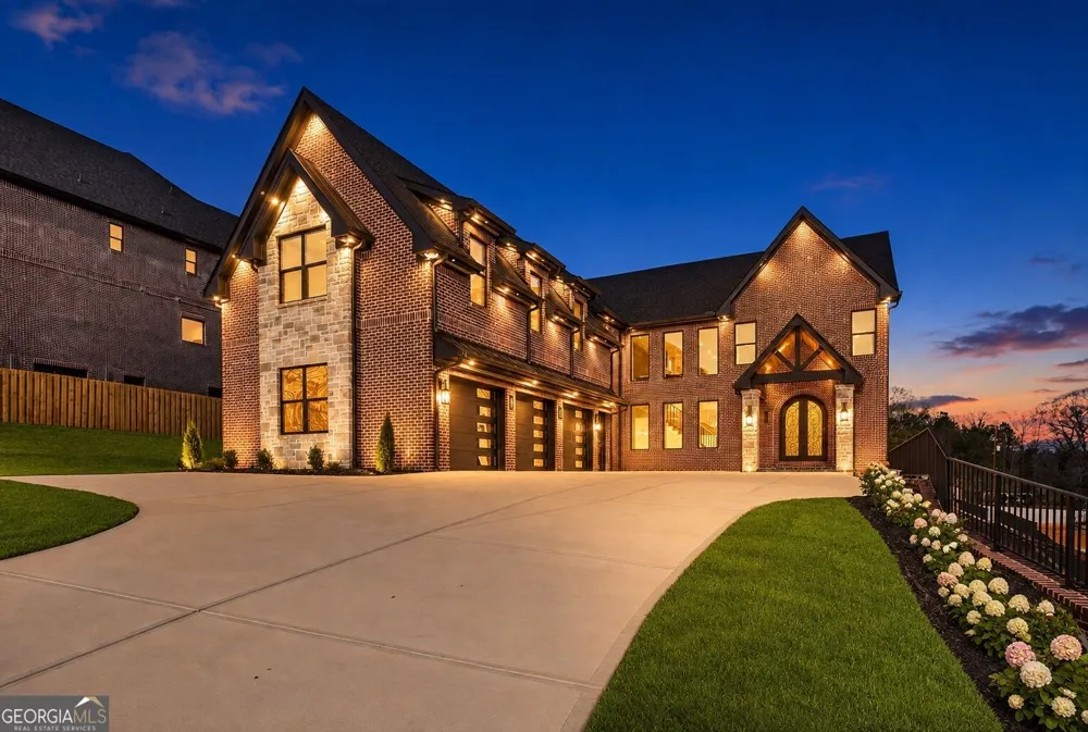 403 Thunder RD Buford, GA 30518
