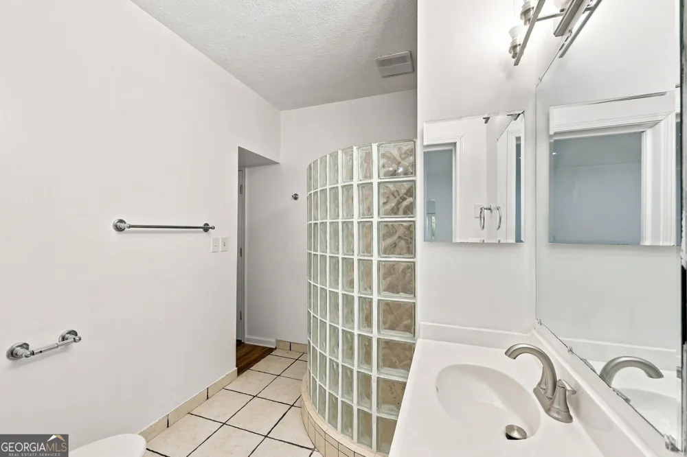3347 Cove Overlook DR Gainesville, GA 30501