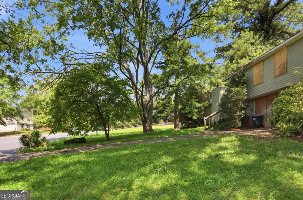 140 Cedar TRCE Roswell, GA 30075