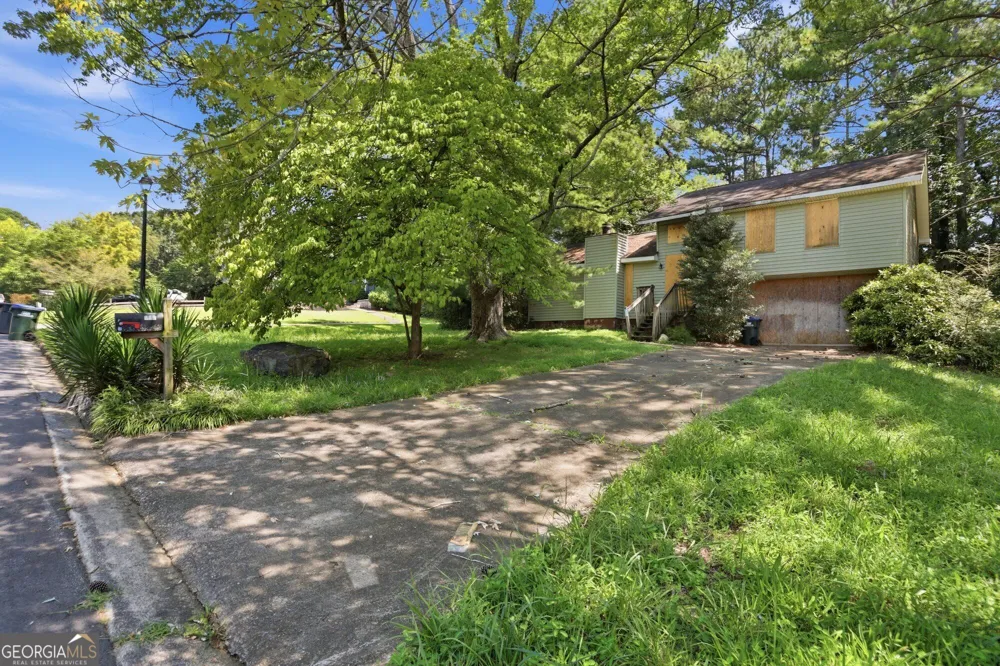 140 Cedar TRCE Roswell, GA 30075