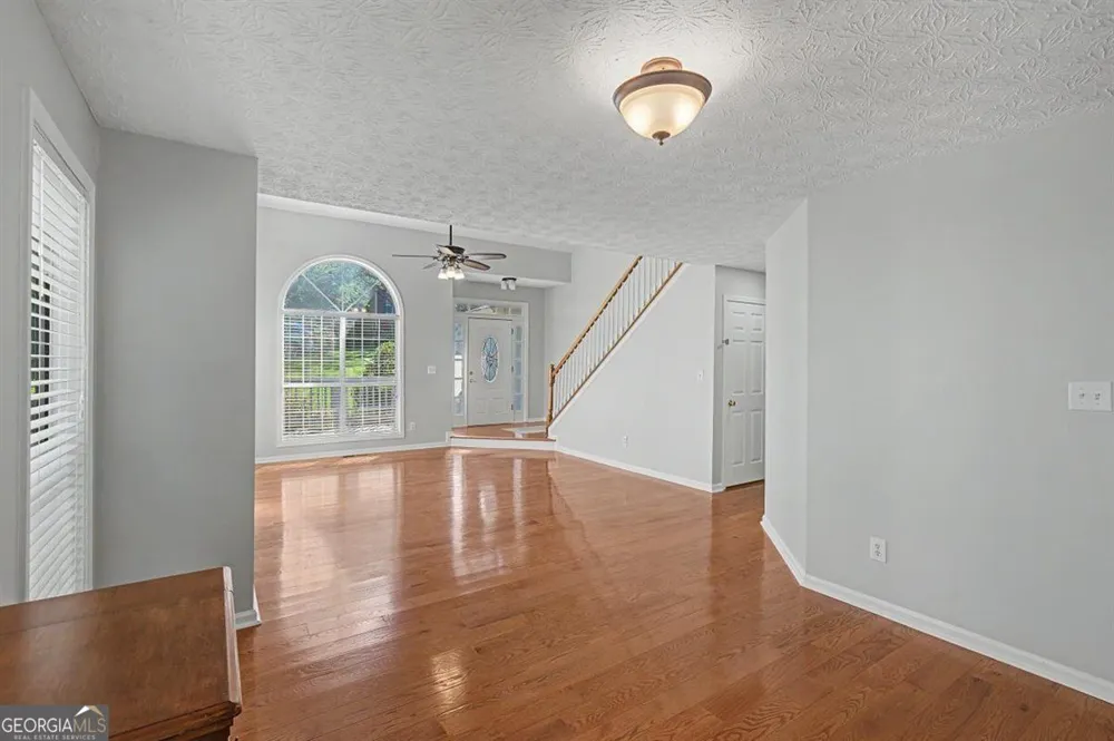 1011 Braelin CT Woodstock, GA 30189
