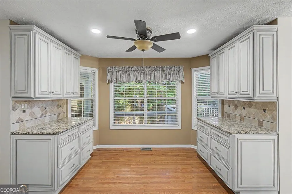 1011 Braelin CT Woodstock, GA 30189