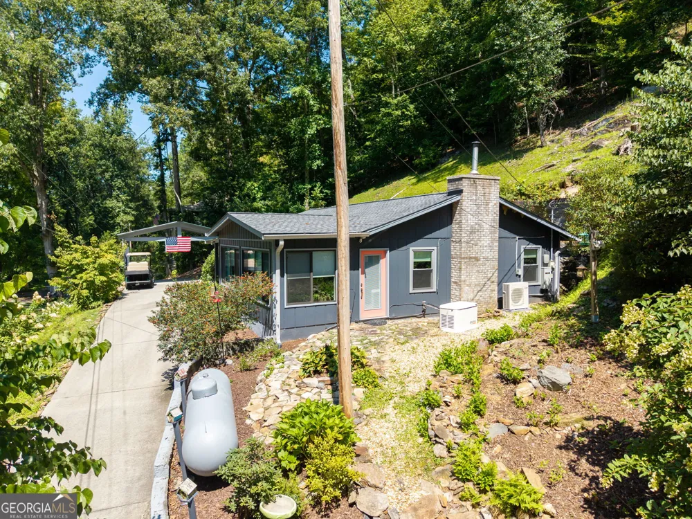 162 Hiawassee River Road RD Brasstown, NC 28902