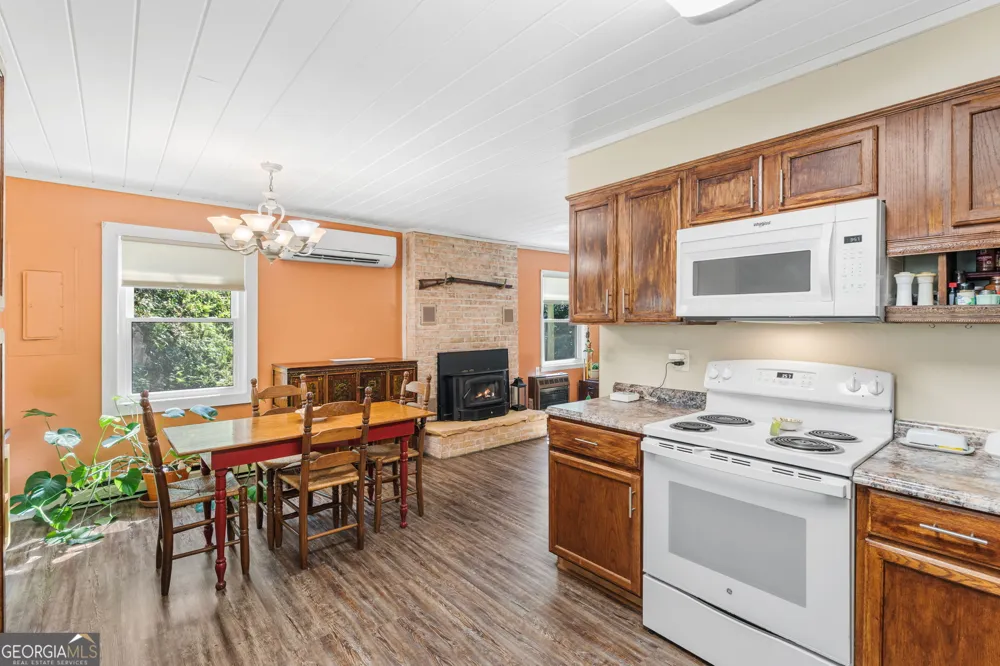 162 Hiawassee River Road RD Brasstown, NC 28902