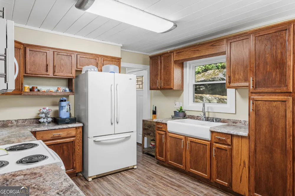 162 Hiawassee River Road RD Brasstown, NC 28902