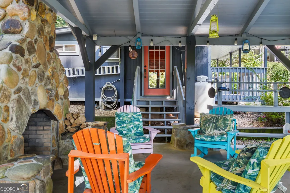 162 Hiawassee River Road RD Brasstown, NC 28902