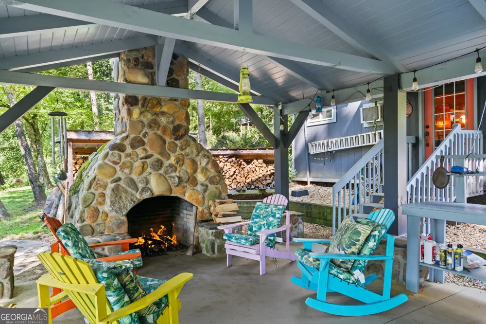 162 Hiawassee River Road RD Brasstown, NC 28902