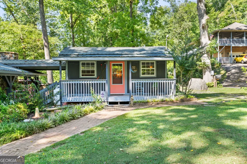 162 Hiawassee River Road RD Brasstown, NC 28902