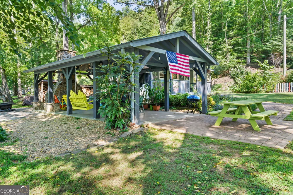 162 Hiawassee River Road RD Brasstown, NC 28902