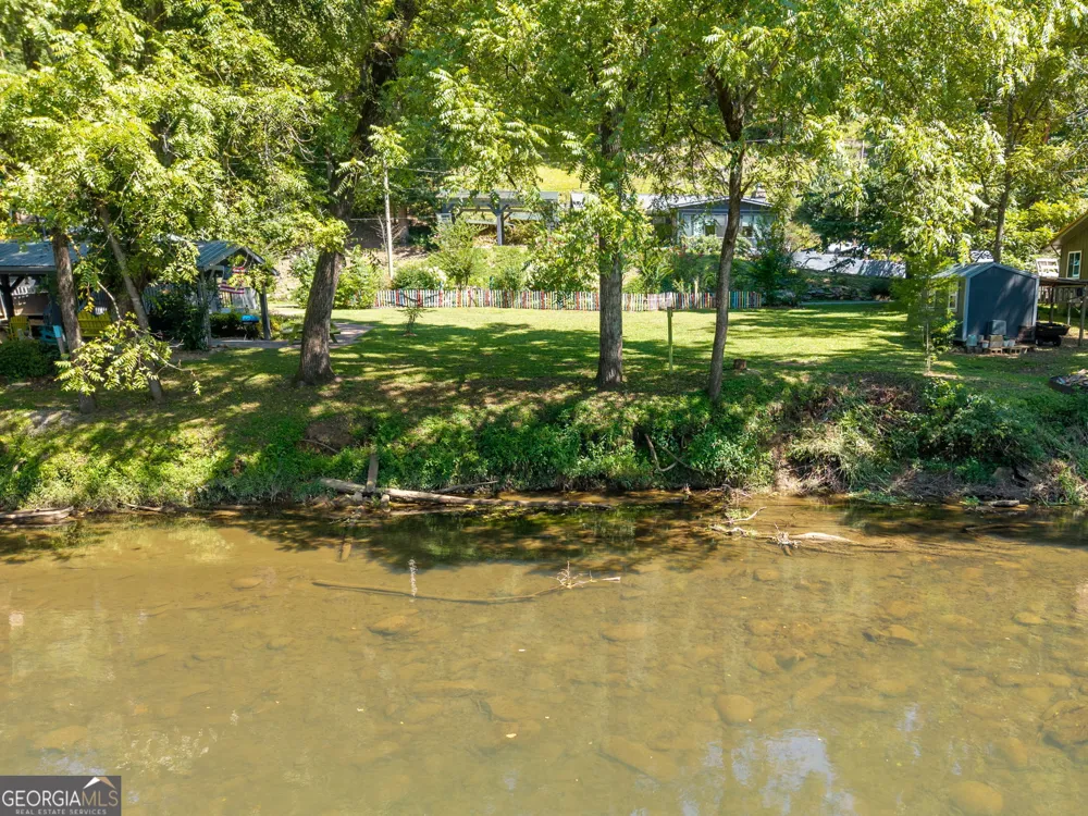 162 Hiawassee River Road RD Brasstown, NC 28902