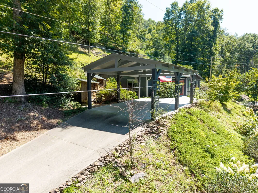 162 Hiawassee River Road RD Brasstown, NC 28902