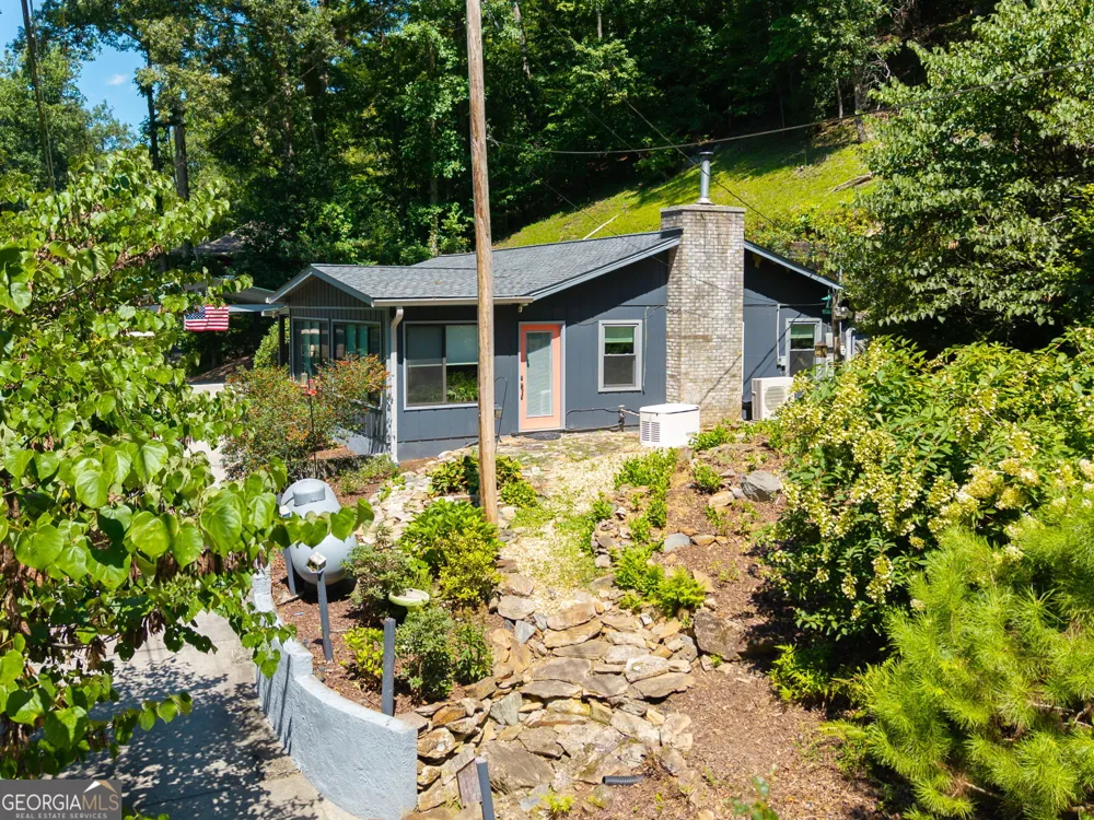 162 Hiawassee River Road RD Brasstown, NC 28902